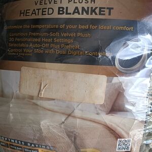 Velvet Plush Heated Blanket - Cream